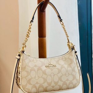 Coach Teri Shoulder Bag First Copy | AAA+ Replica Signature Canvas Bag
