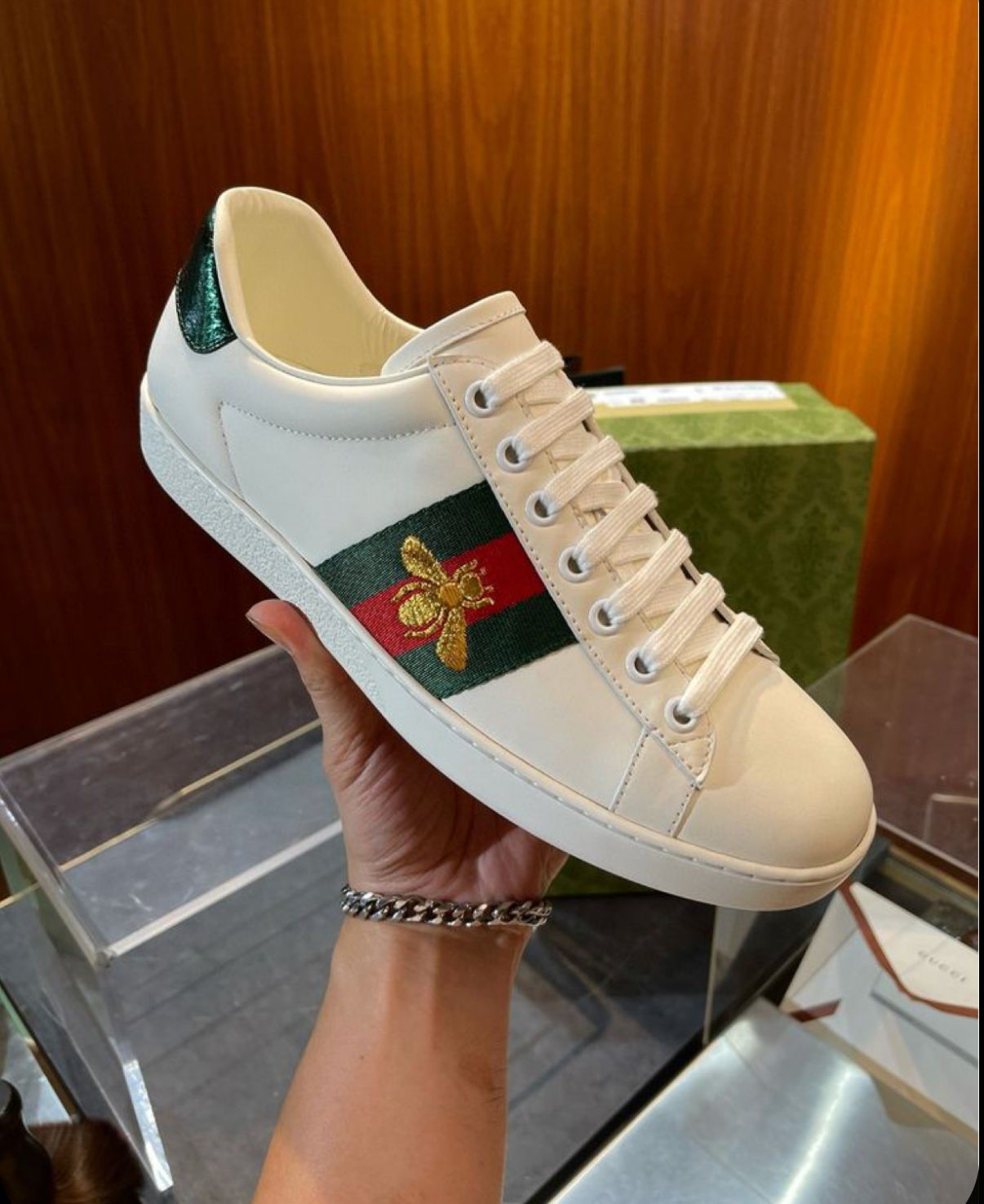 FIRST COPY Gucci Bee In stock shoes for men - Image 3