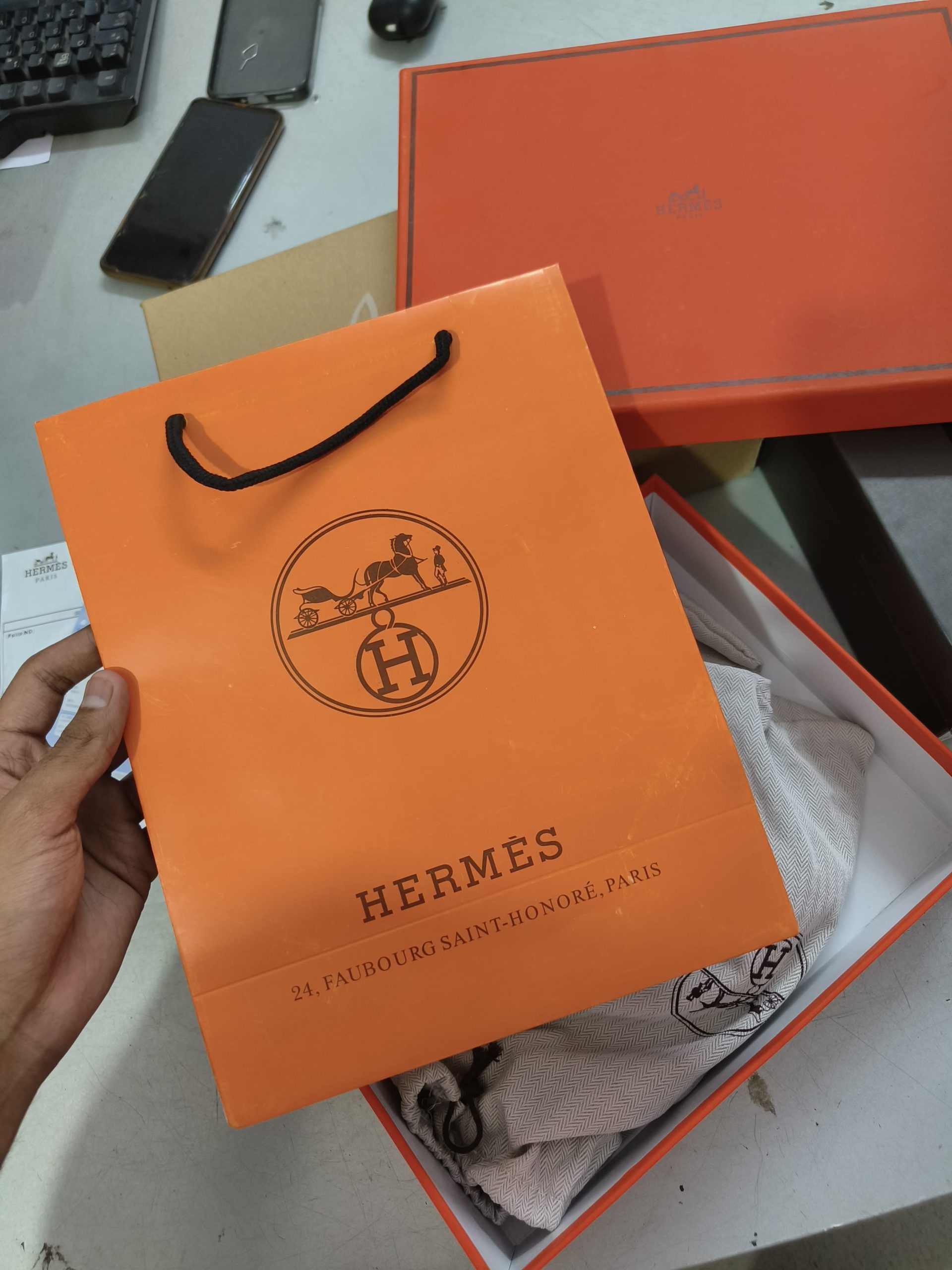 FIRST COPY Hermes pink drill diamonds flats - Image 3