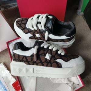FIRST COPY Valentino Sneakers