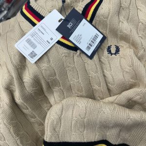 First Copy Fred Perry Sleeveless Sweater in Brown