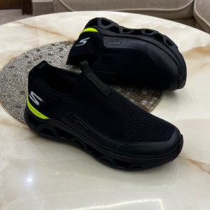 First Copy Skechers Runeasy Slip-On Running Shoes in Black Neon