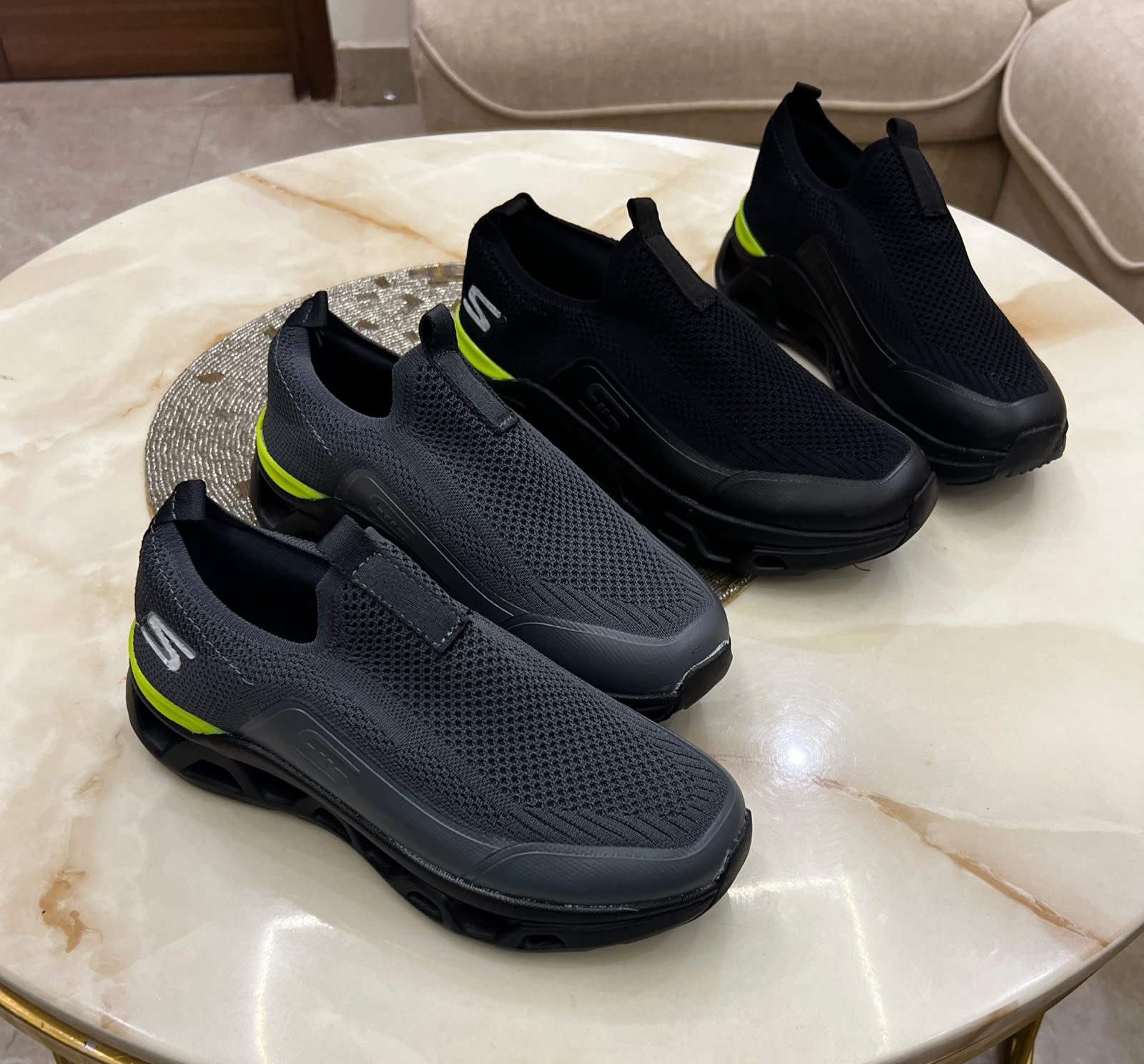 First Copy Skechers Runeasy Slip-On Running Shoes in Charcoal Grey Neon