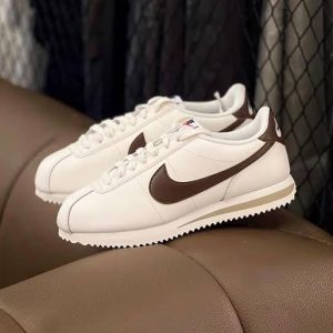 First Copy Air Jordan 1 Retro High OG Classic Basketball Sneakers - Image 1