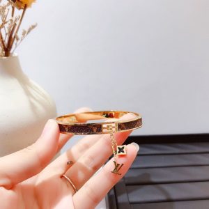 First Copy Louis Vuitton LV Charms Bracelet Front