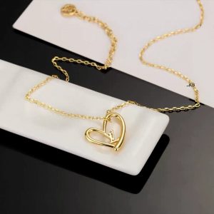 First Copy Louis Vuitton Fall In Love Necklace