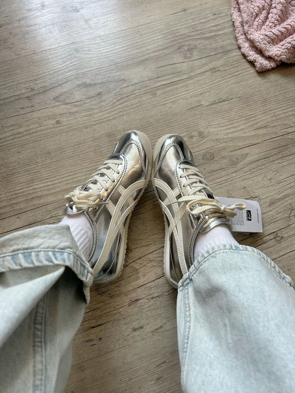First Copy Onitsuka Tiger Mexico 66 Classic Silver Stripes Sneakers view 1