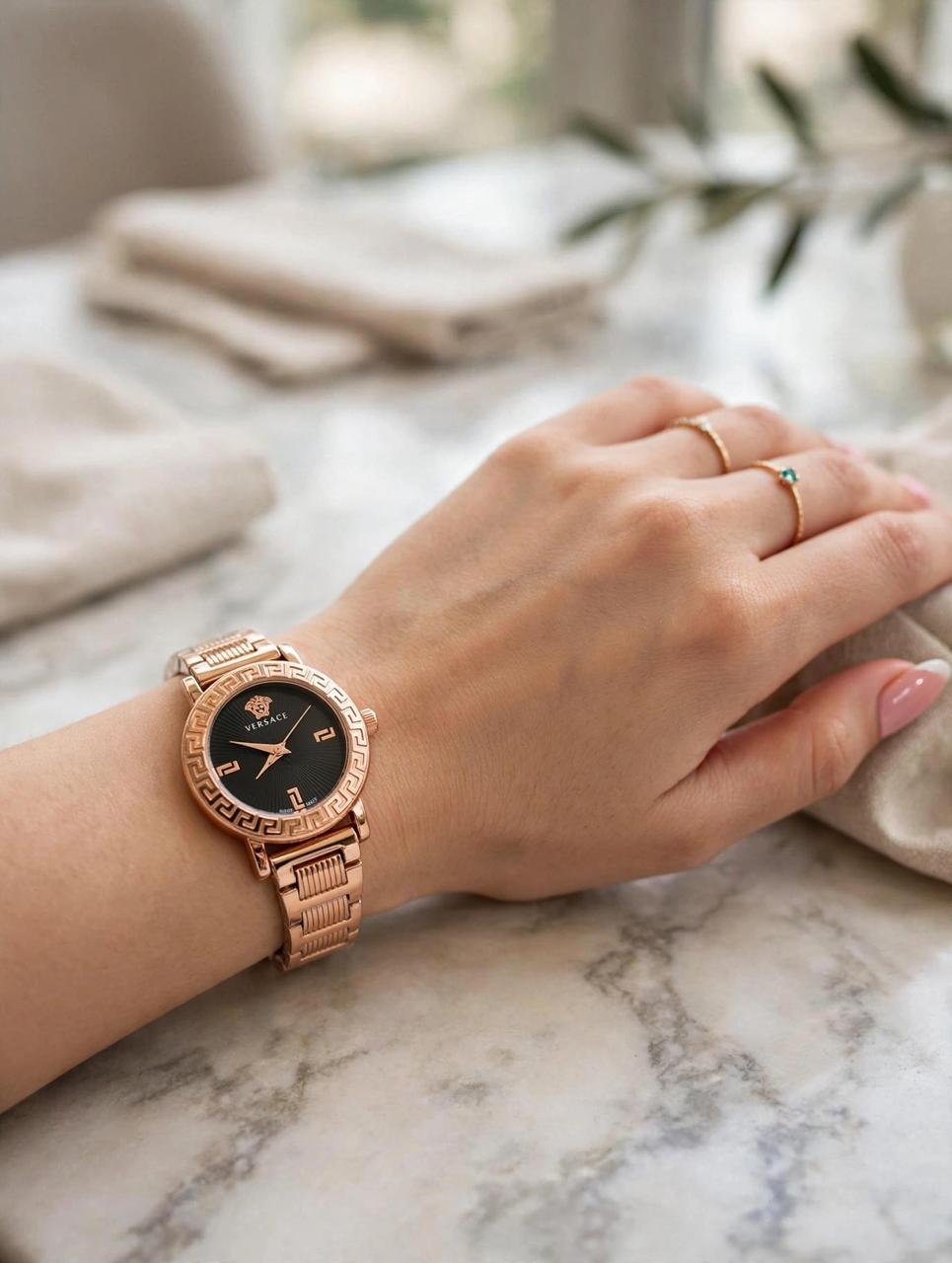First Copy Michael Kors Classic Chrono Look Ladies Watch in Rose Gold view 3
