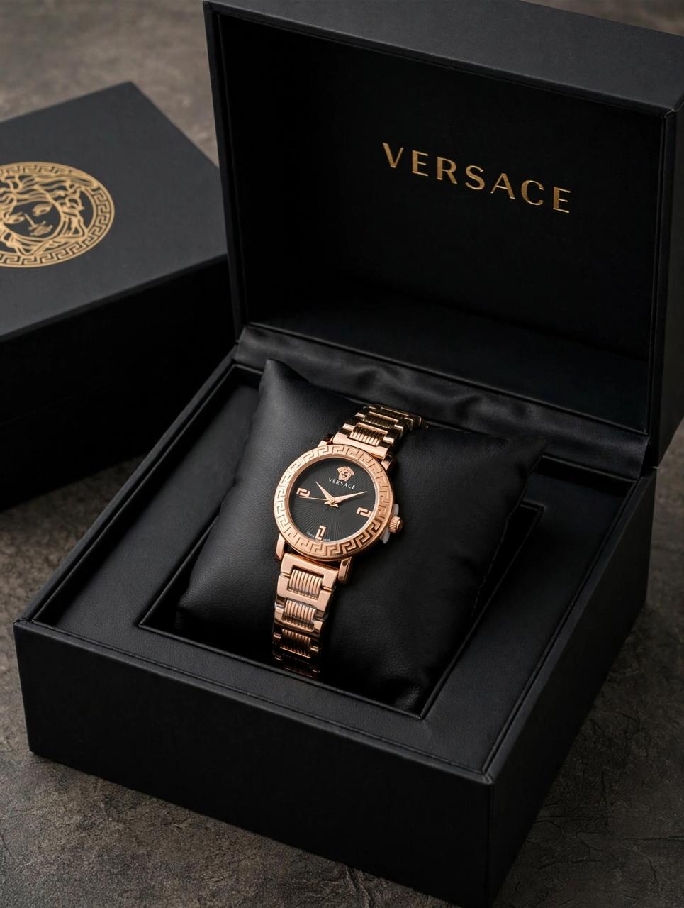First Copy Michael Kors Classic Chrono Look Ladies Watch in Rose Gold view 4